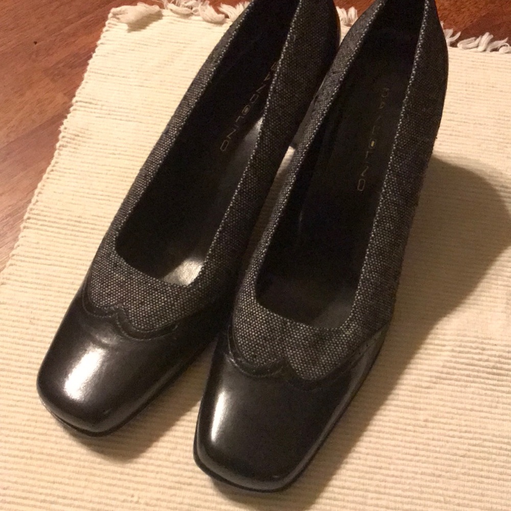 Bandolino heels Black and Tweed  Size 8
